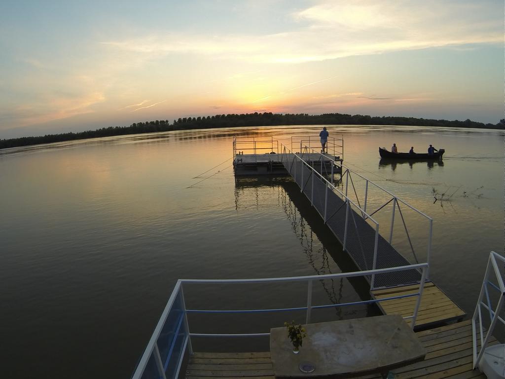 Hotel Delta Pontoon Mahmudia Exteriér fotografie