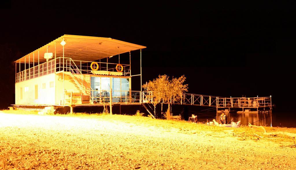 Hotel Delta Pontoon Mahmudia Exteriér fotografie